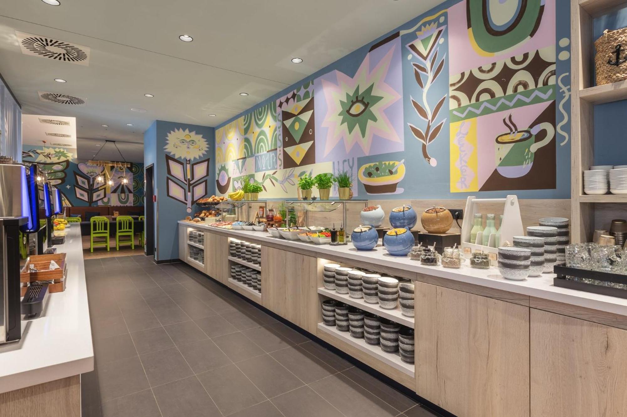 - The Niu, Yen By Ihg Hotel Hambourg