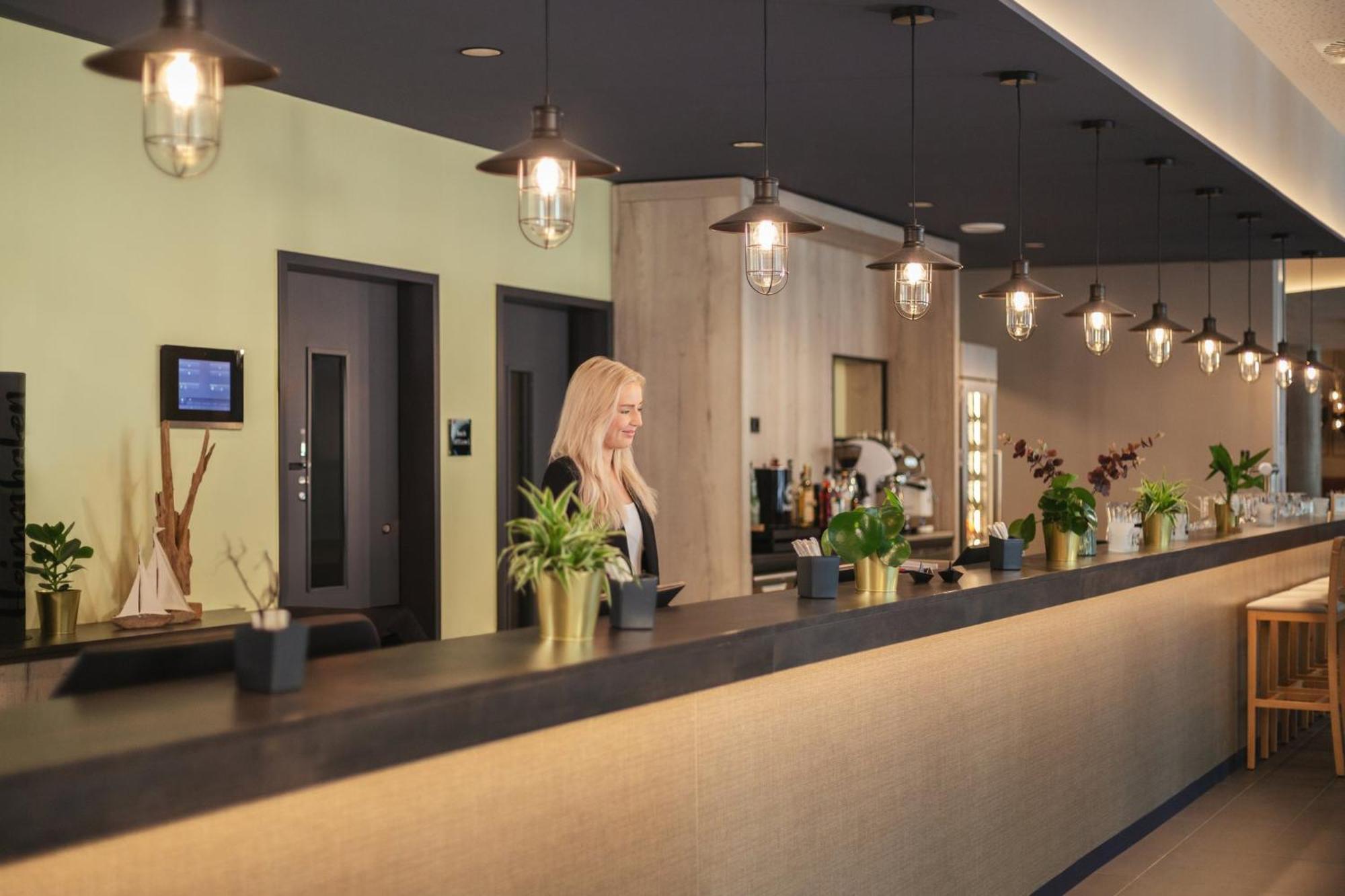 - The Niu, Yen By Ihg Hambourg