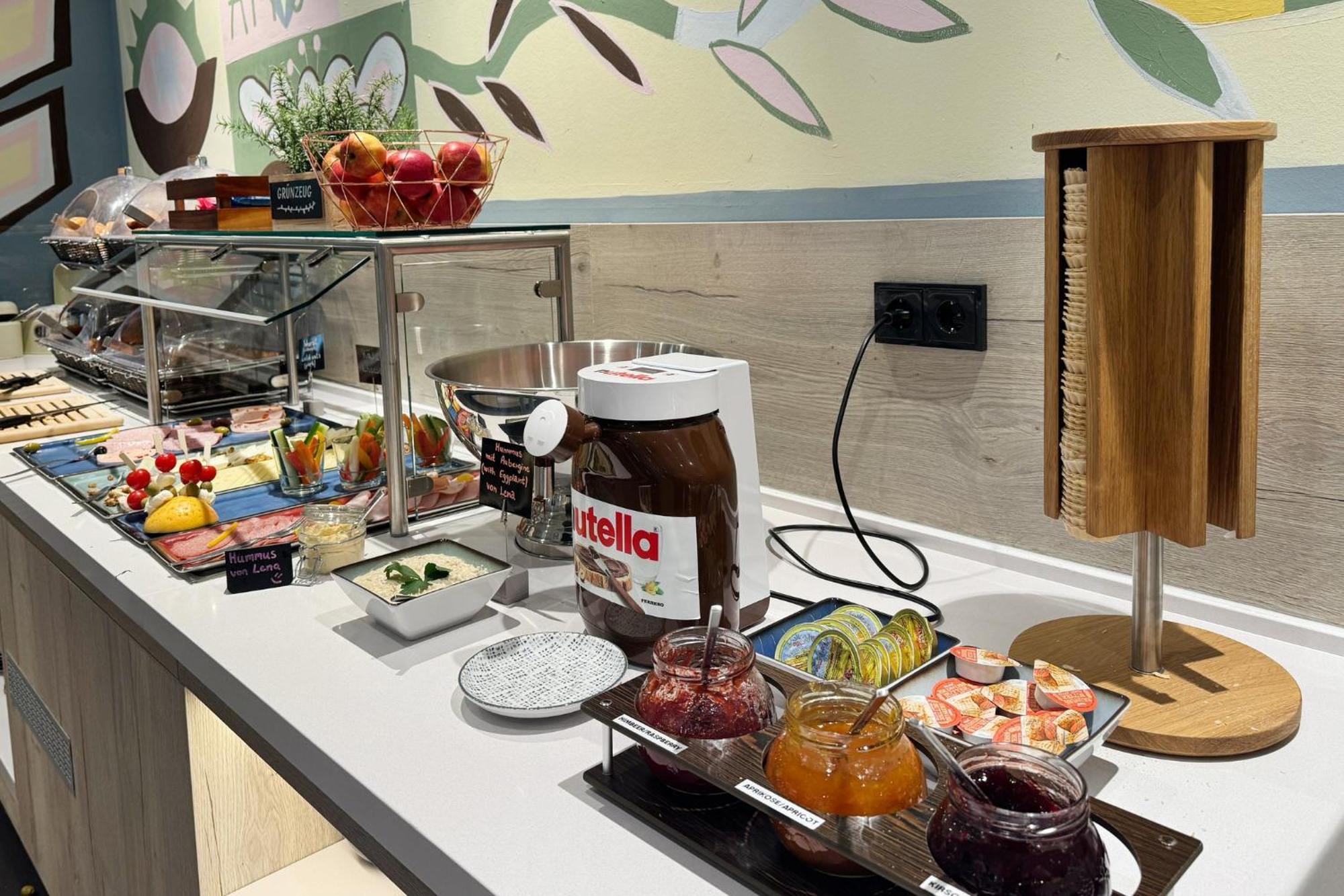 - The Niu, Yen By Ihg Hotel