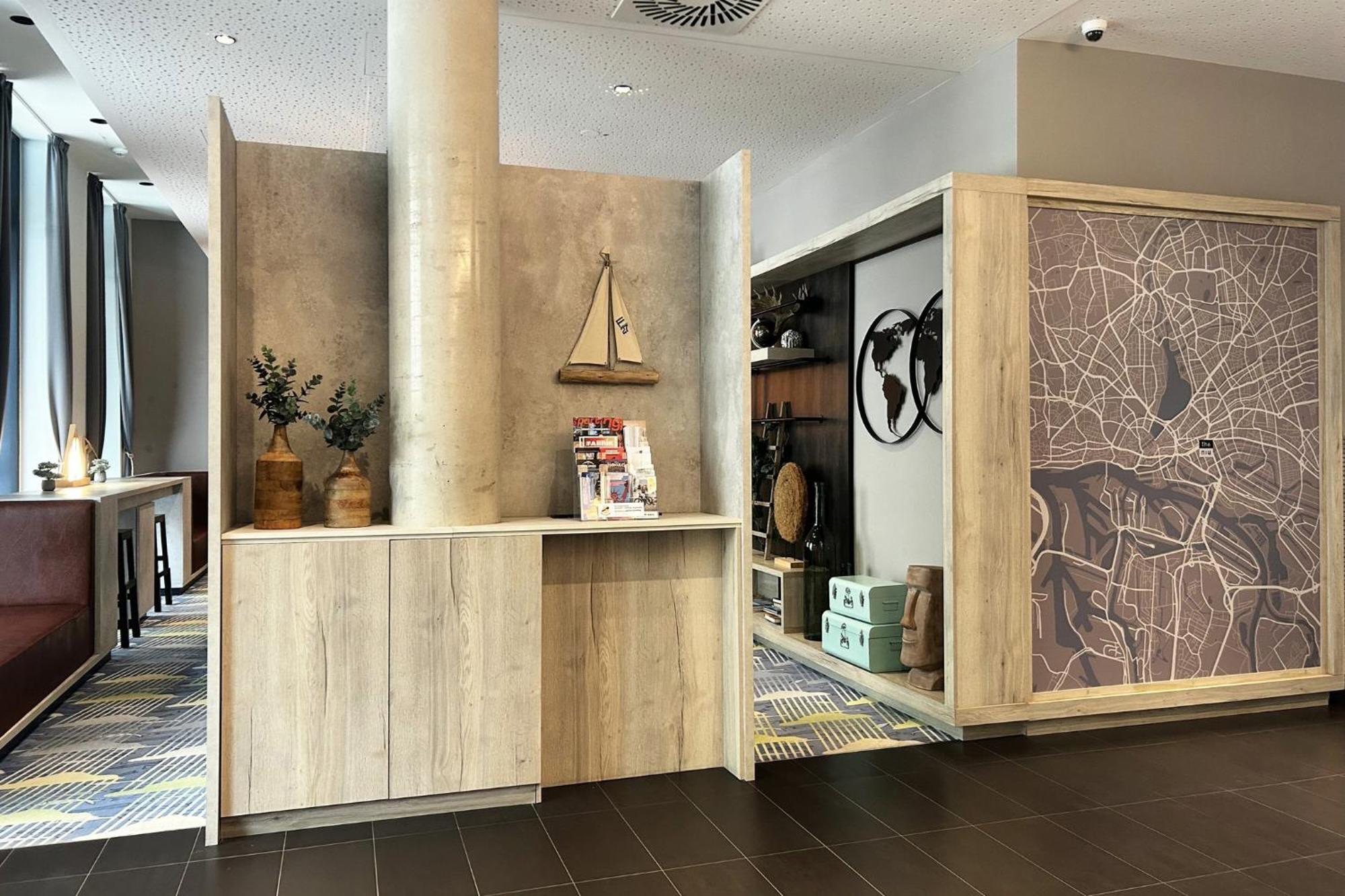 - The Niu, Yen By Ihg Hamburg