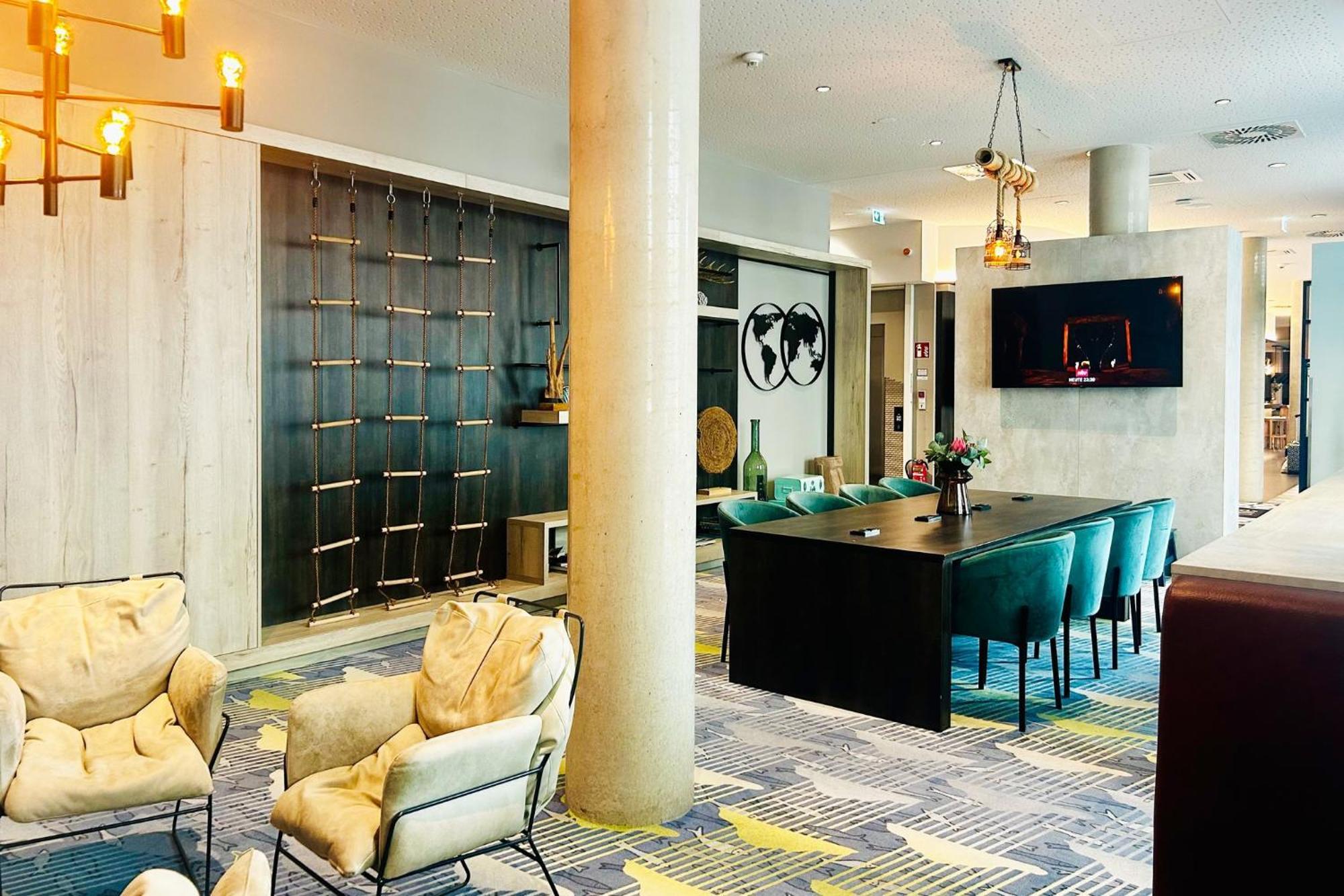 - The Niu, Yen By Ihg Hotel 3*